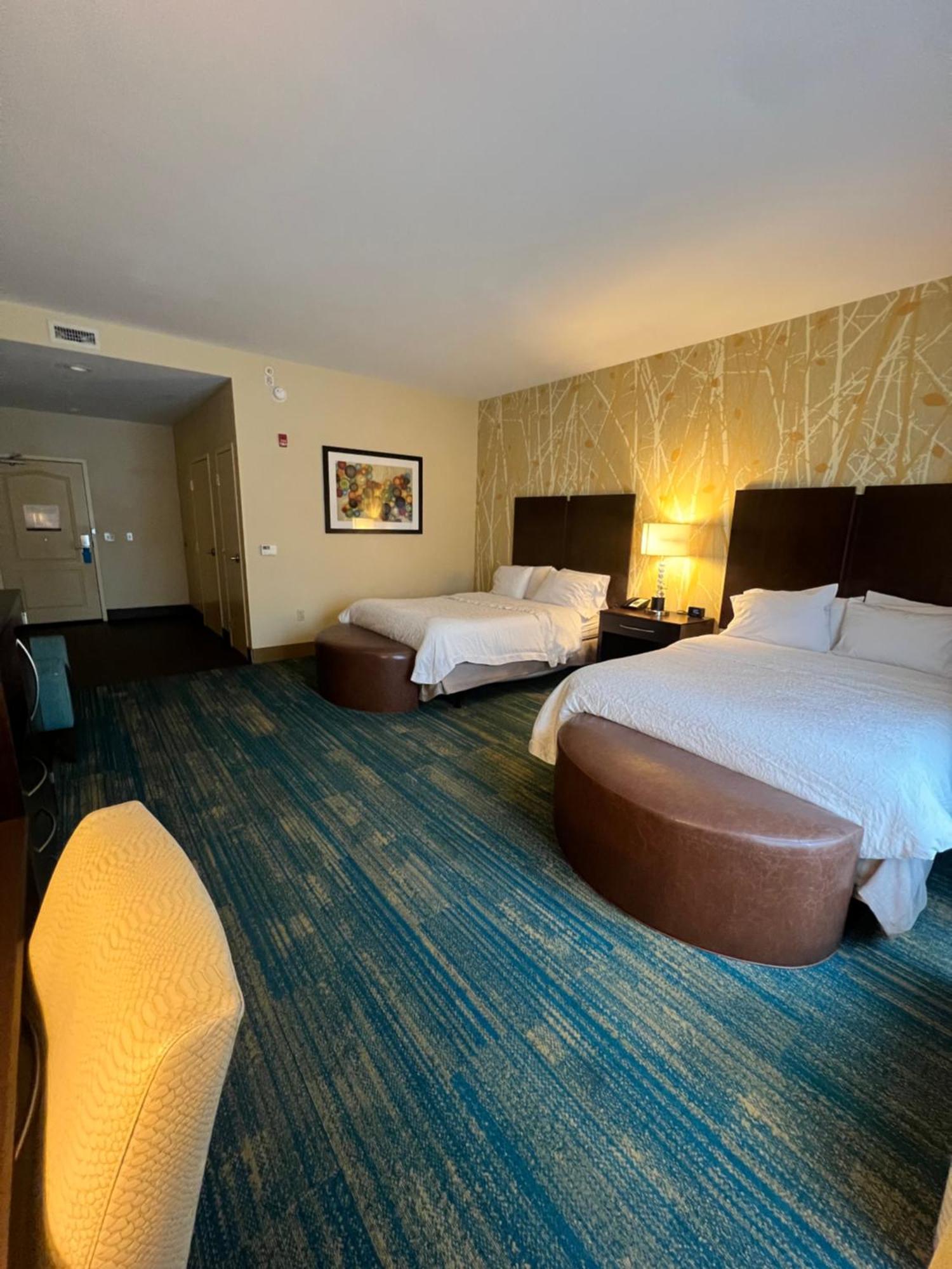 Hampton Inn & Suites Stroudsburg Bartonsville Poconos Exterior photo
