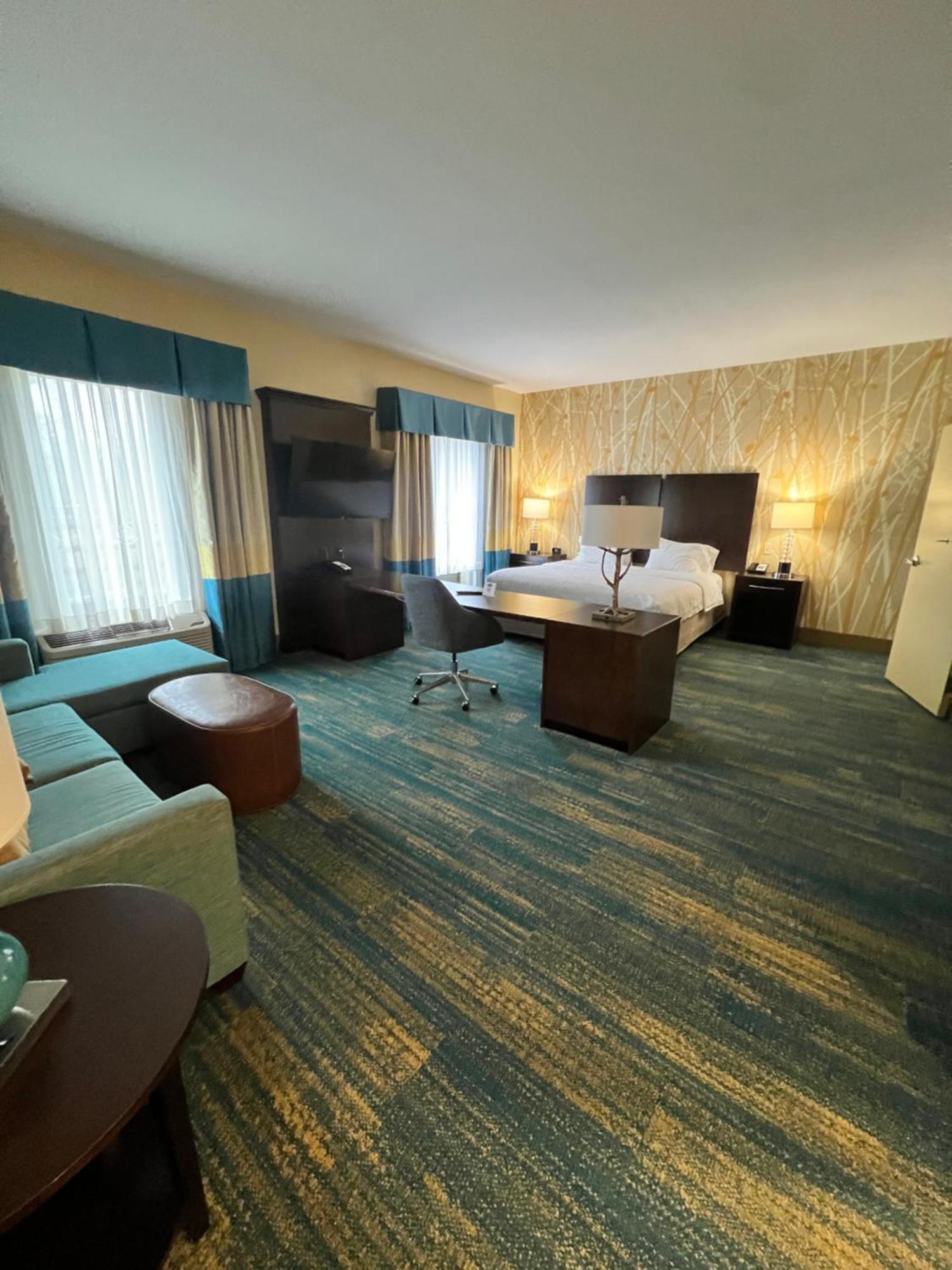 Hampton Inn & Suites Stroudsburg Bartonsville Poconos Exterior photo