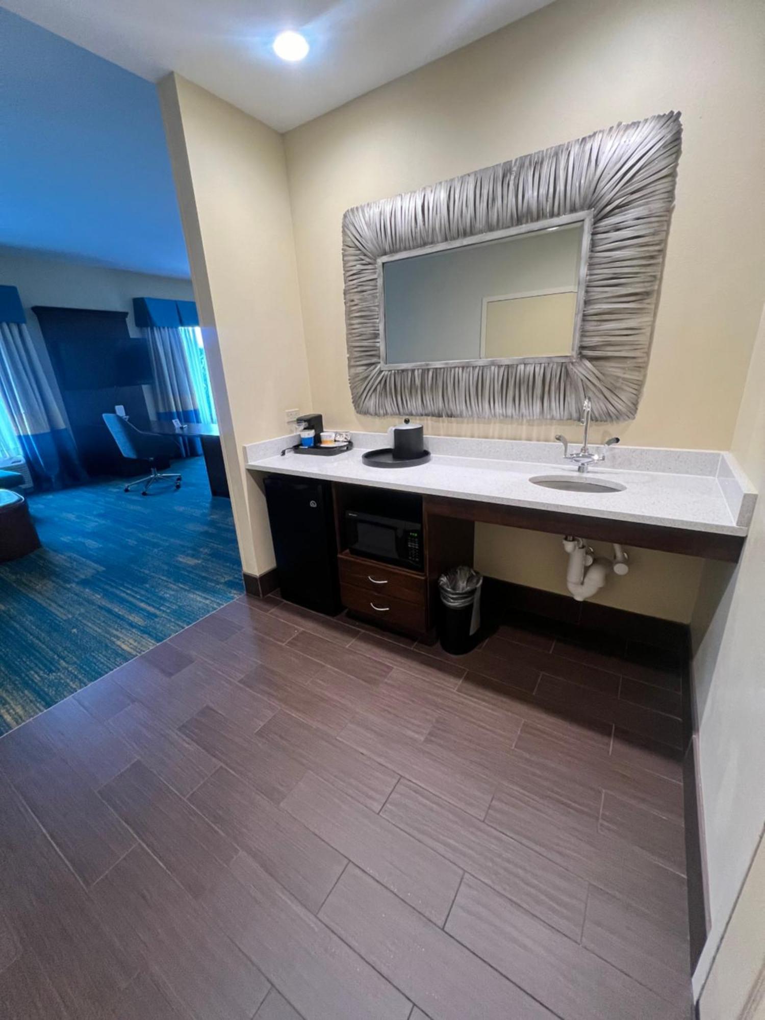 Hampton Inn & Suites Stroudsburg Bartonsville Poconos Exterior photo